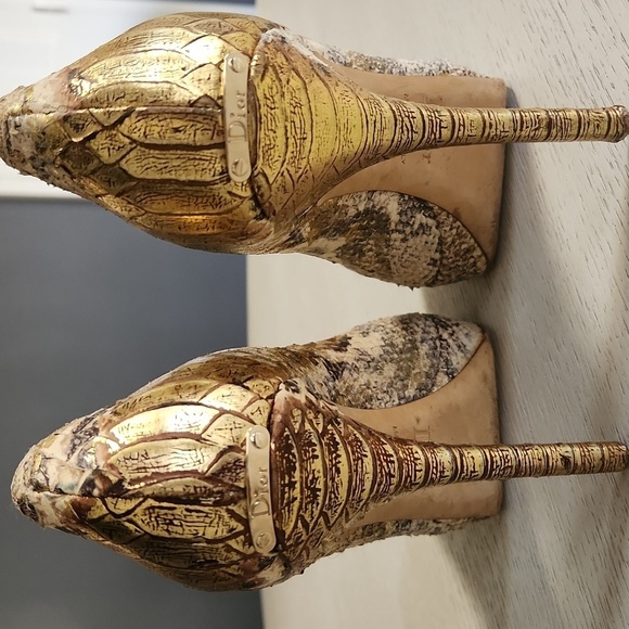 Christian Dior peeptoe gold python platform pumps.  VGUC - Picture 5 of 6